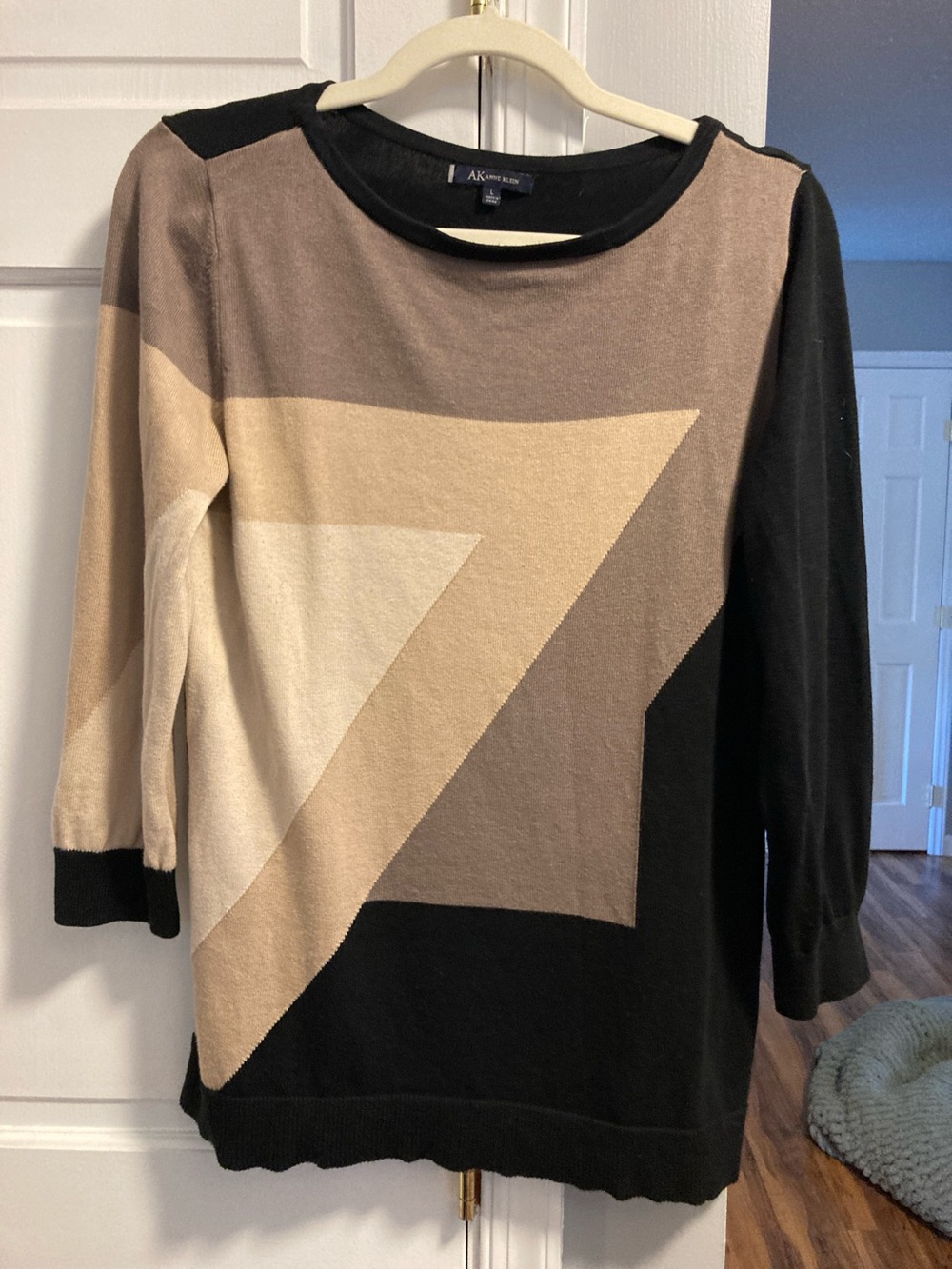 Anne Klein Black, Beige & Cream Geometric Crewneck Sweater